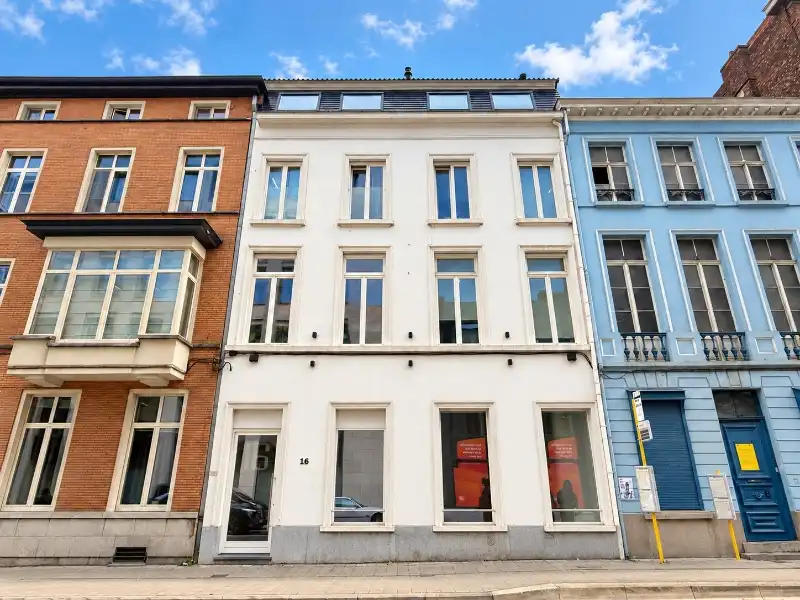 Luxueuze duplex met interne lift en zonnige terrassen nabij Portus Ganda foto {{pictureIndex}}