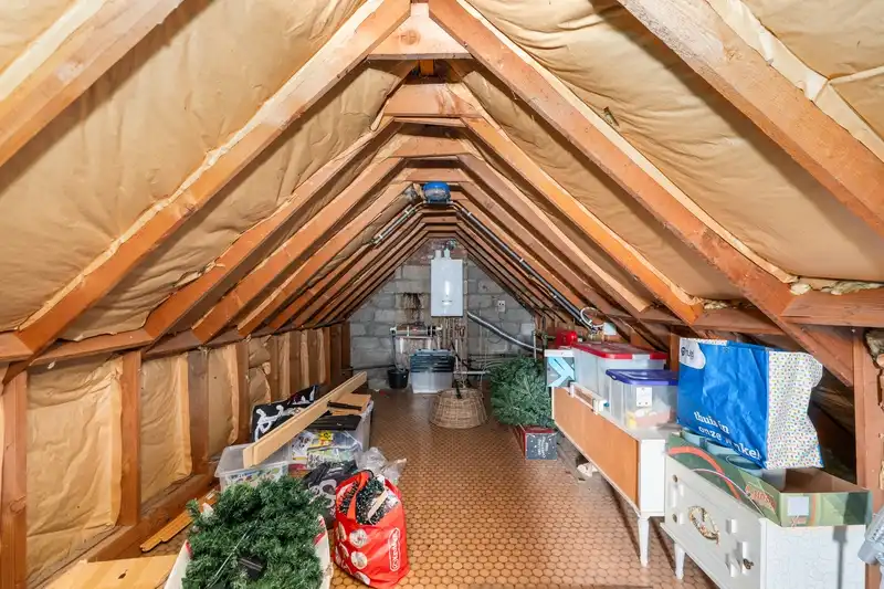 Instapklare gezinswoning met 4 slaapkamers en dubbele garage foto 22