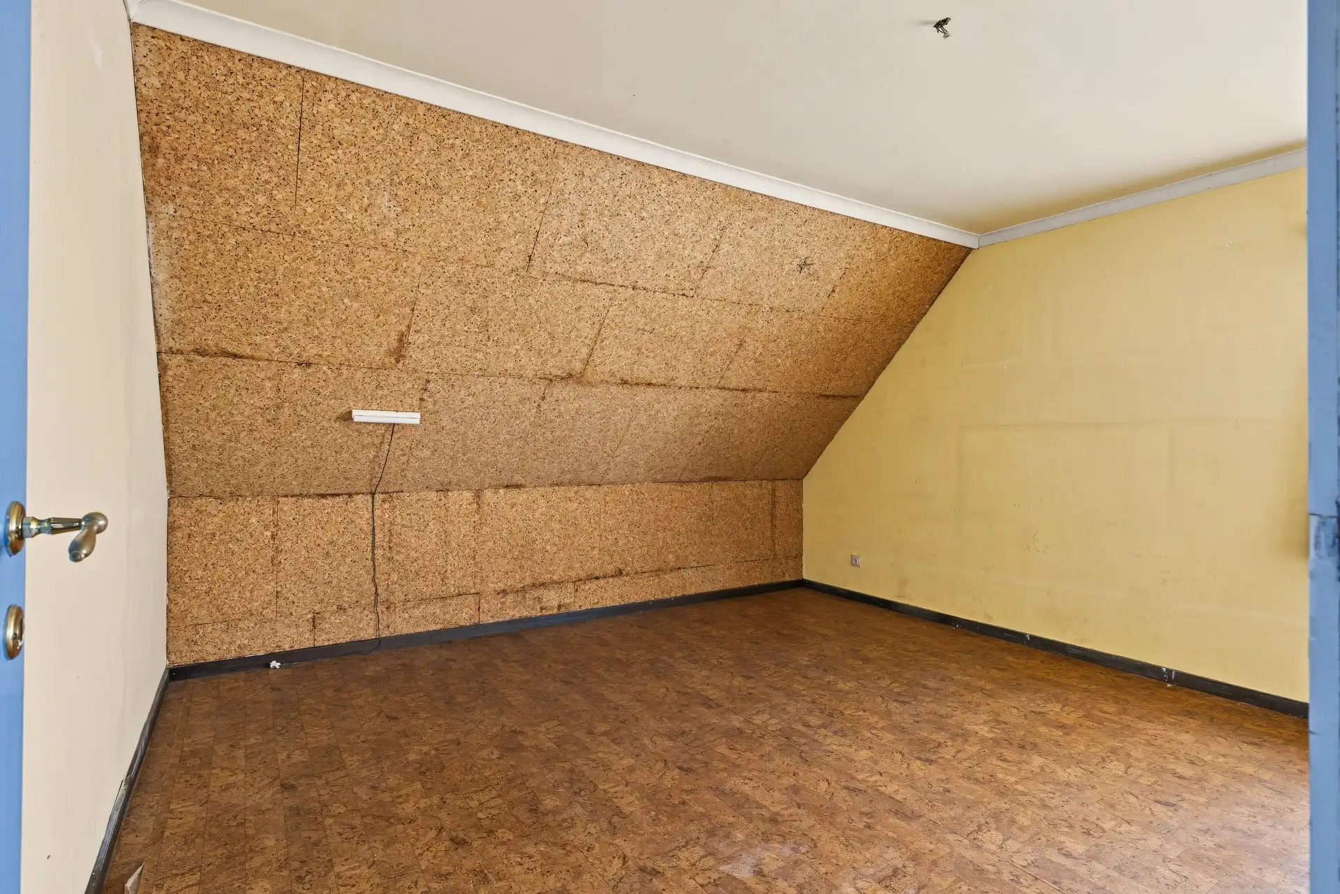 Te renoveren gezinswoning op een uitstekende woonlocatie & mooi perceel van 536m² foto 13