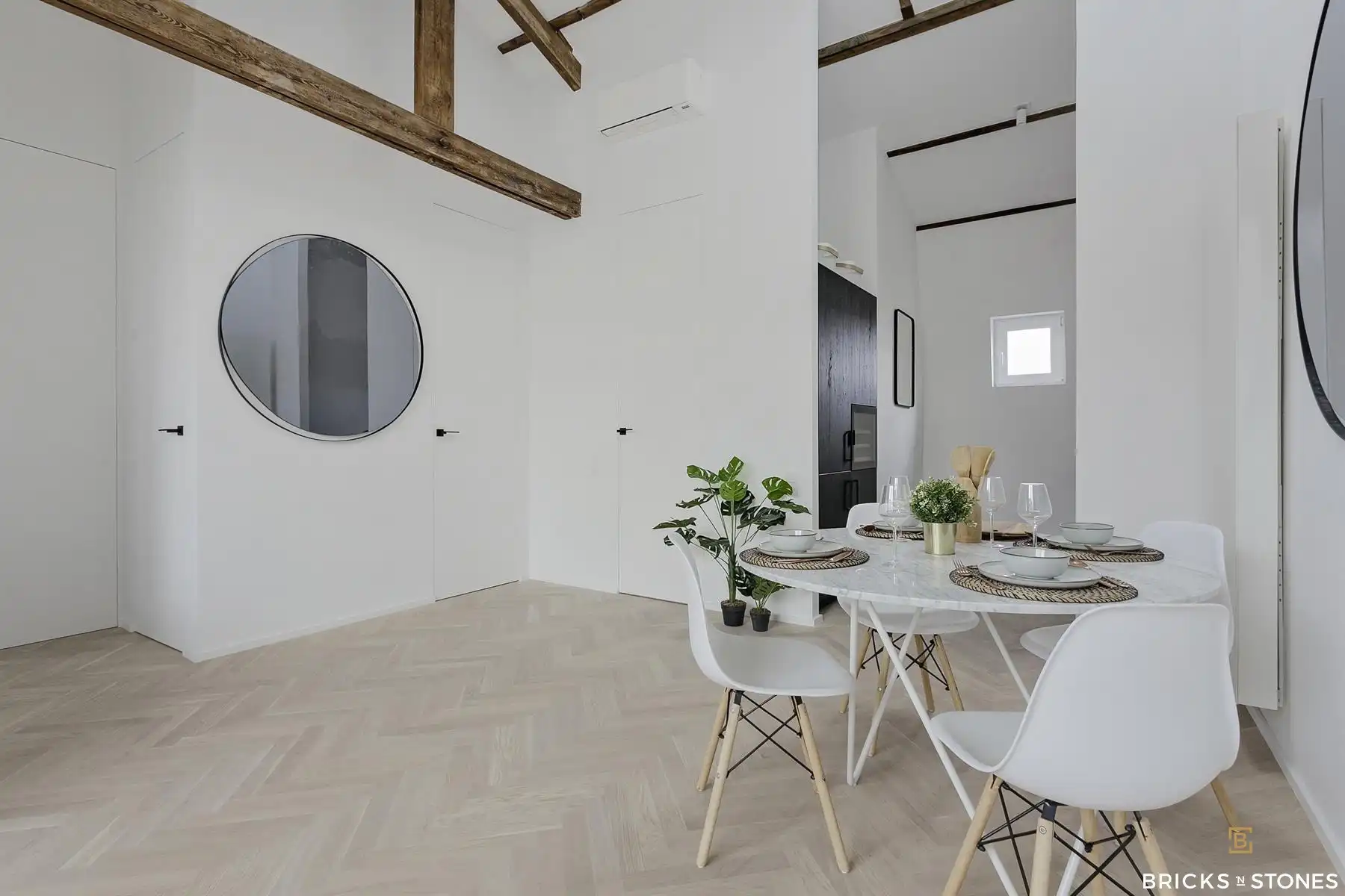 Knappe penthouse met riant dakterras in statige herenwoning foto 3