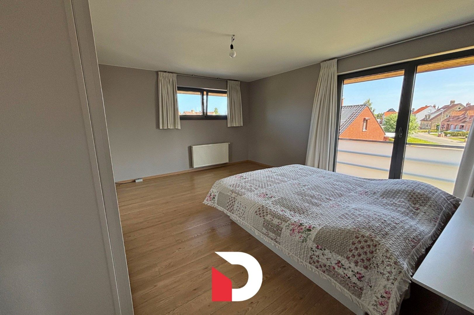 Halfopen woning met 3 slaapkamer, tuin en garage foto 12