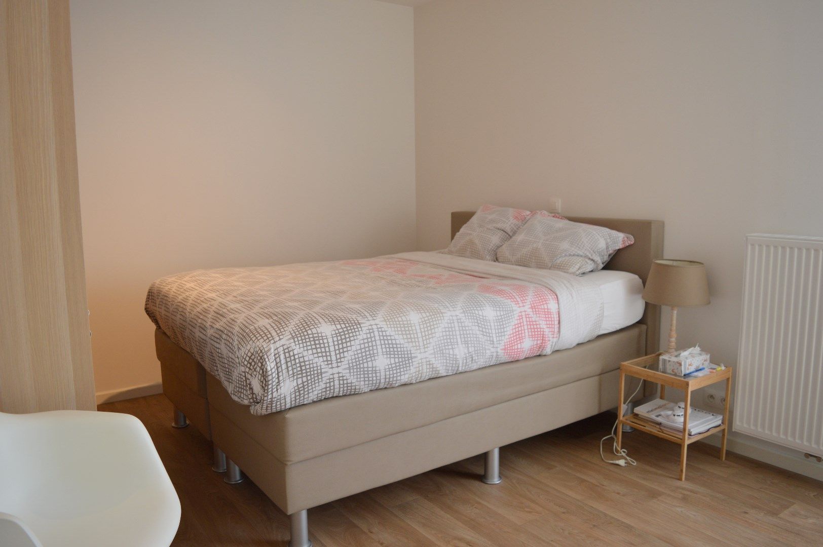 Mooie rijwoning met zonnige tuin op het zuidoosten in Heule met 3 slaapkamers foto 8