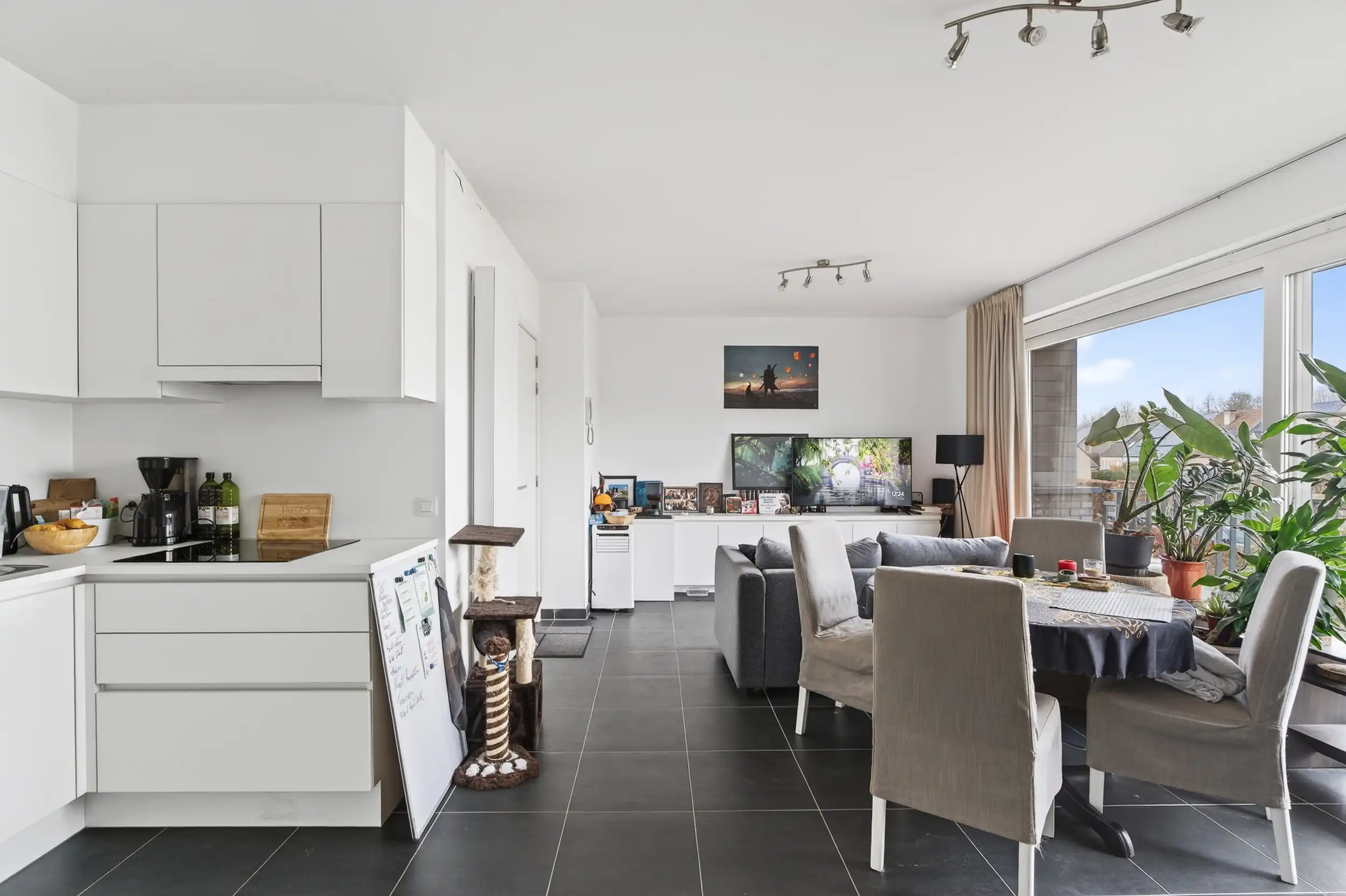 Lichtrijk appartement op centrale ligging te Dikkelvenne foto 5