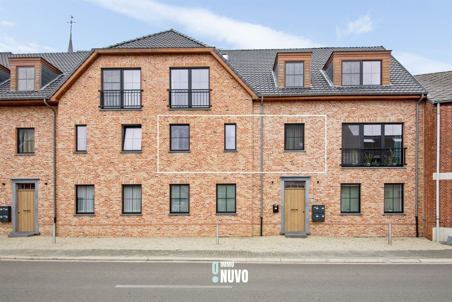 Recent appartement van 2021 - enkel eigenaars in het gebouw foto {{pictureIndex}}