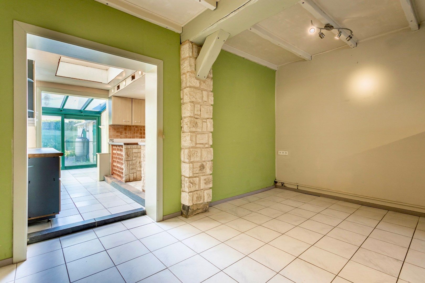 Te renoveren woning met 3 slpk  foto 5