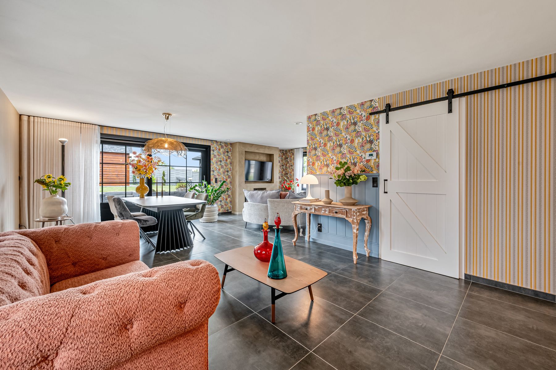Recente (2020) open bebouwing met tuin en 3 slaapkamers foto 4
