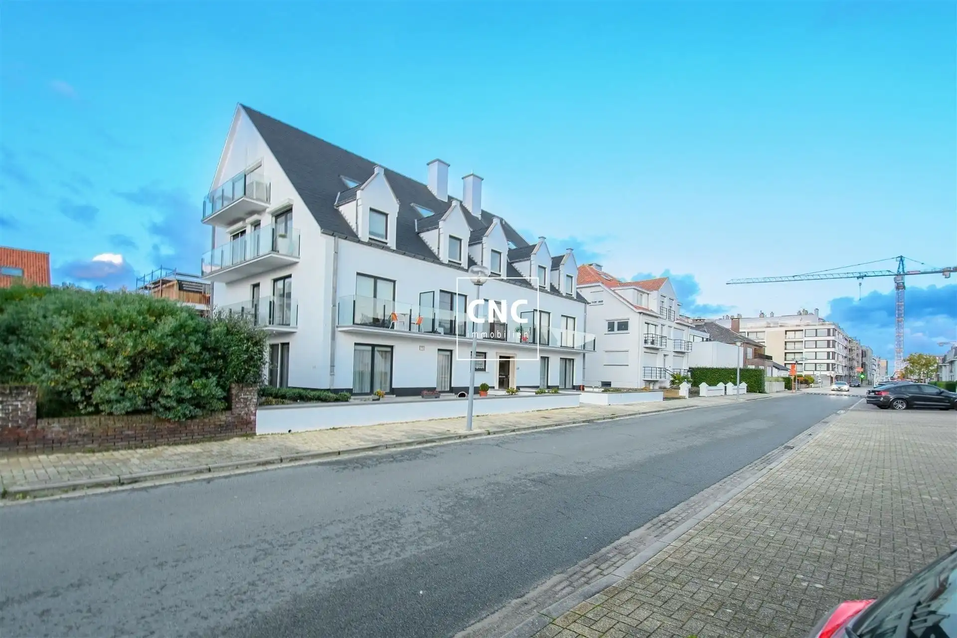 Instapklaar dakappartement in een mooie villa-residentie foto 2