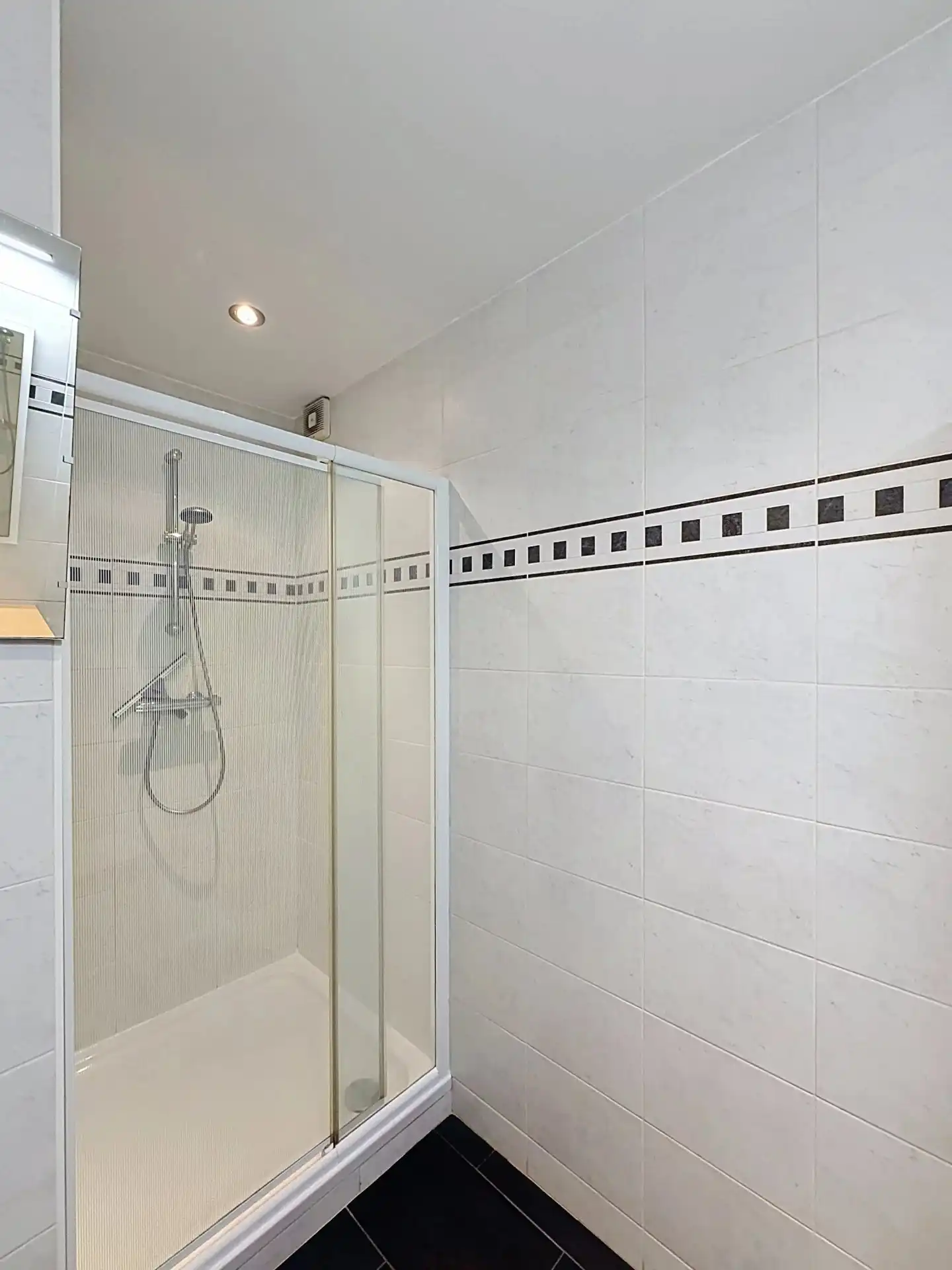 TE HUUR | Ruim gelijkvloers appartement met tuin foto 13