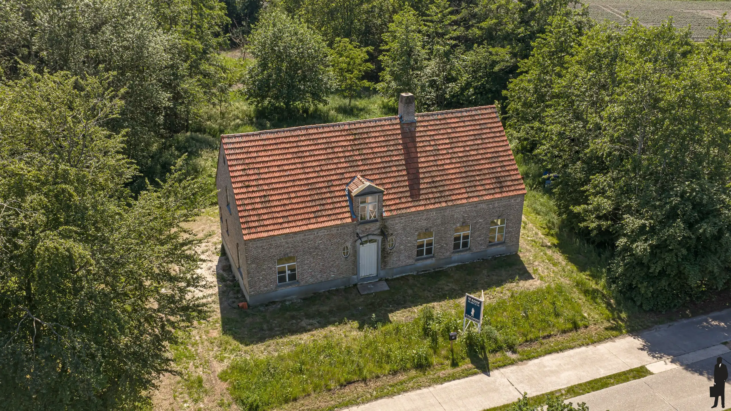 Authentieke hoeve in renovatie op een uitzonderlijk ruim perceel, rustig en landelijk gelegen met een uitstekende zuidelijke oriëntatie. foto 29