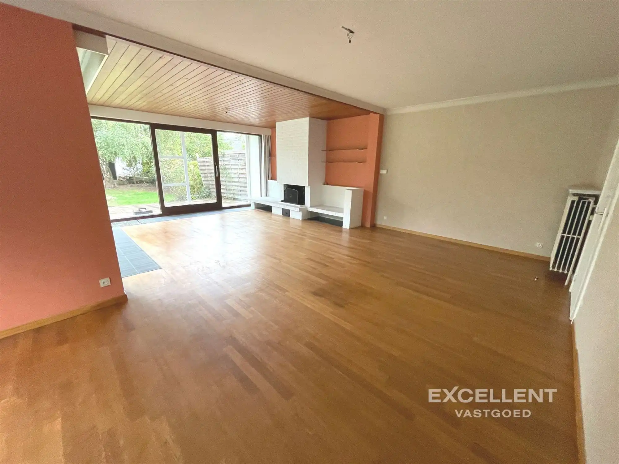 Rustig gelegen halfopen woning te huur Deinze! foto 2