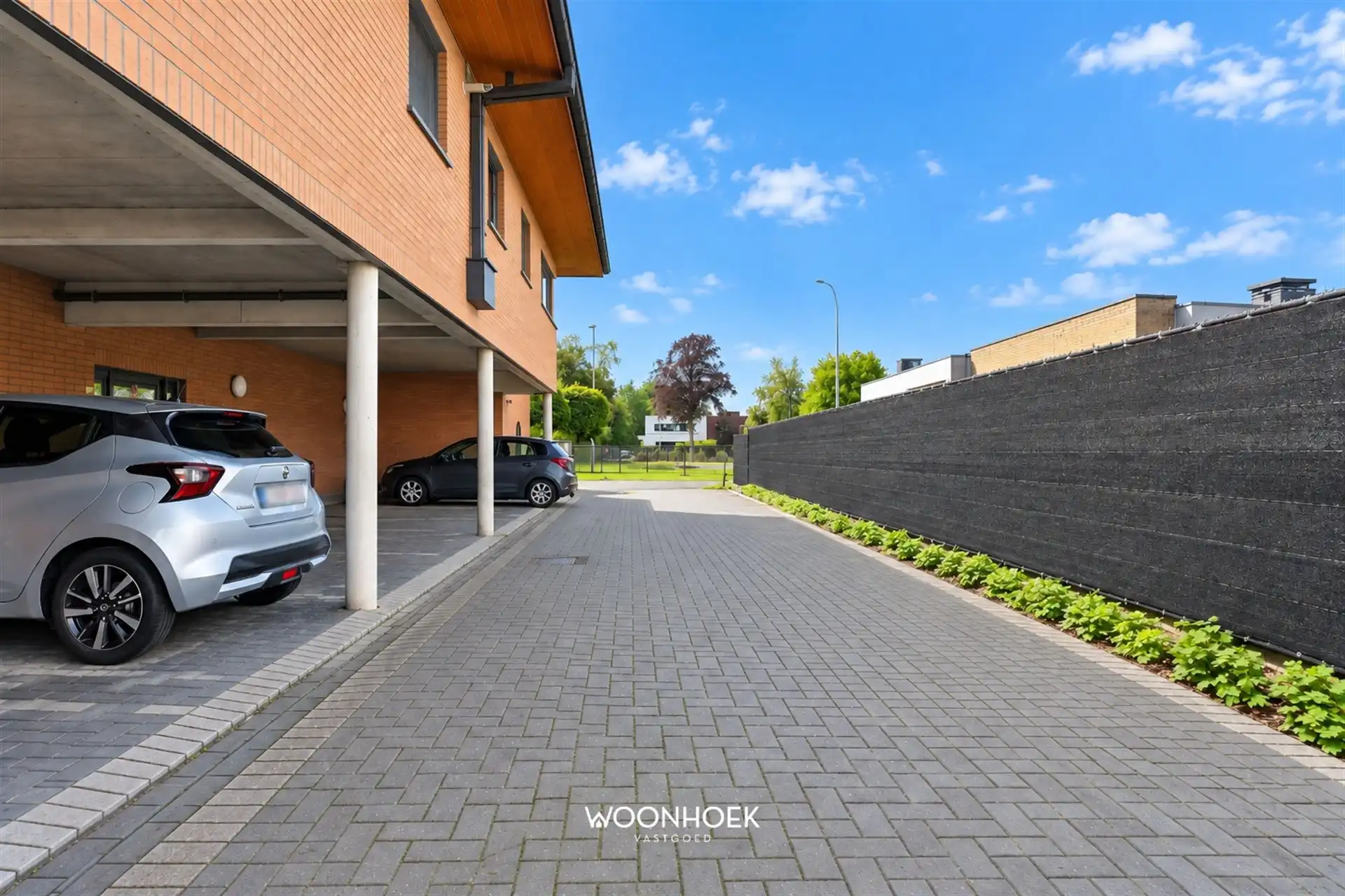 Instapklaar 2-slpk appartement met terras en staanplaats foto 21