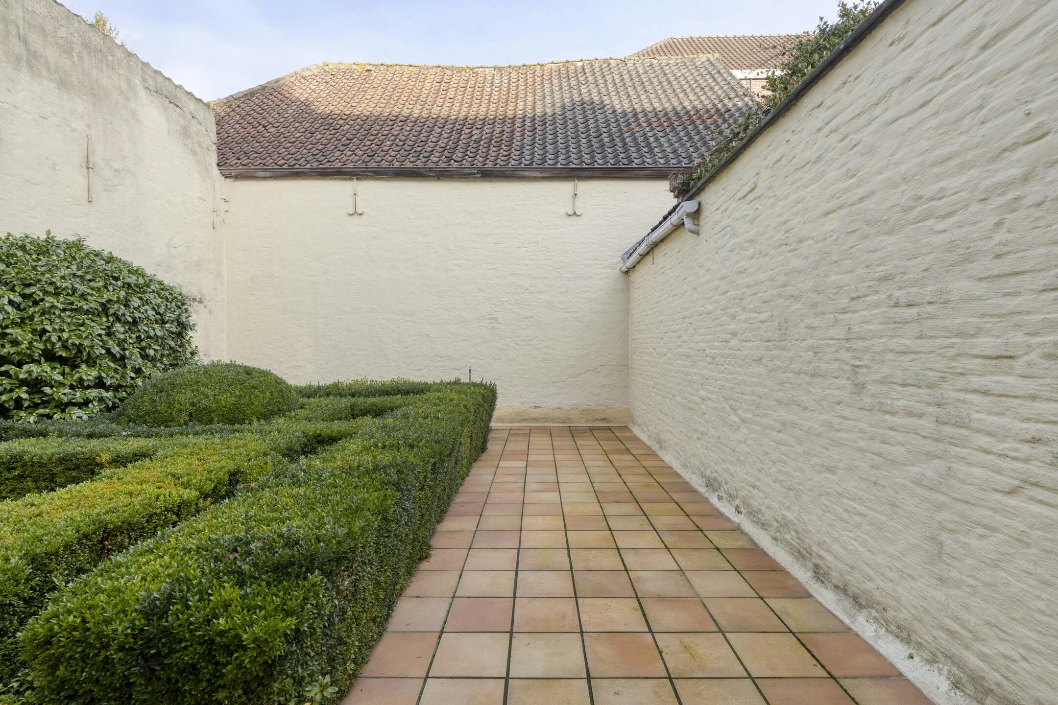 Karaktervol huis te koop aan de vesten in Brugge foto 6