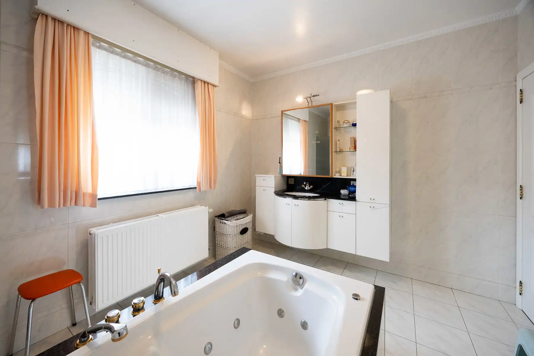 Royaal vrijstaand landhuis in zeer rustige buurt foto 15