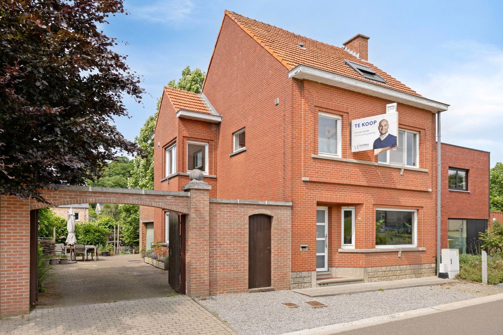 Hoofdfoto van de publicatie: Prachtige halfopen bebouwing in Linden met 4 slaapkamers -  bewoonbare oppervlakte 211 m²
