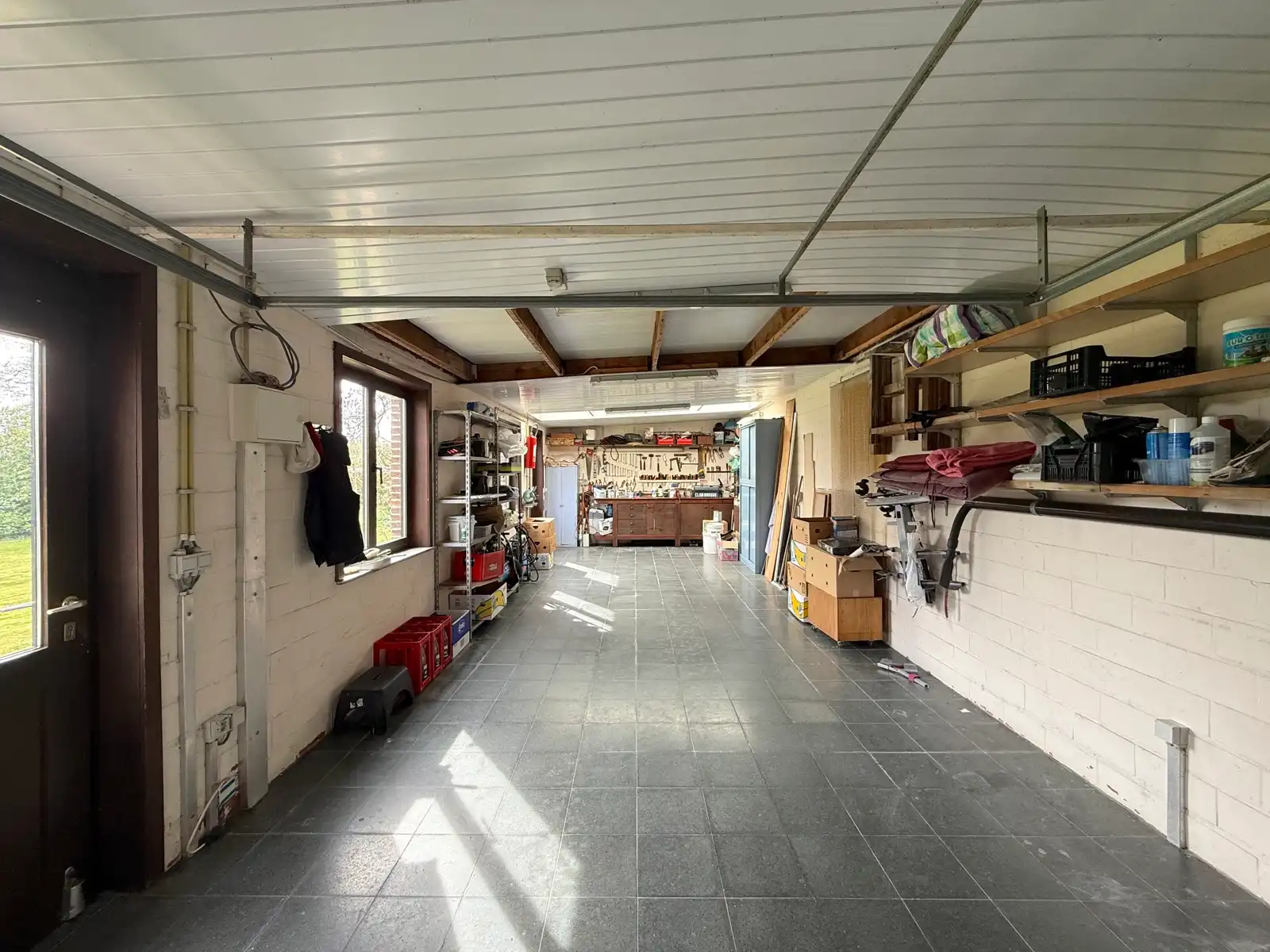 Villa met 4 slaapkamers, bijgebouw en zongerichte tuin foto 26