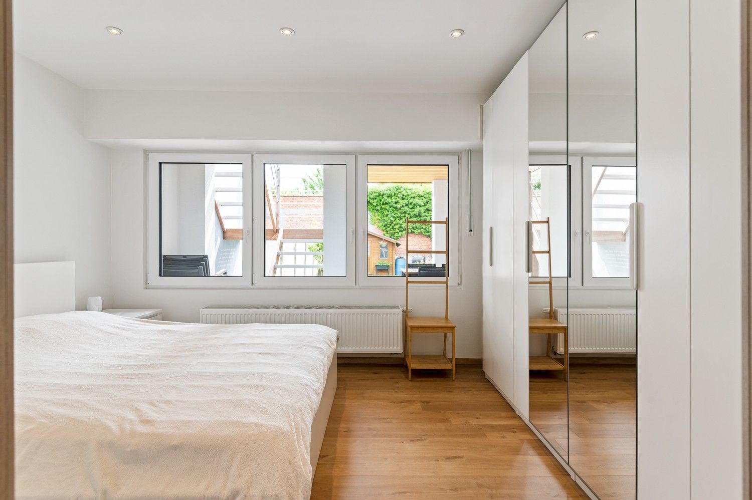 Energiezuinige woning met 3 slaapkamers, 2 badkamers,  garage en tuin in Schoten! foto 7