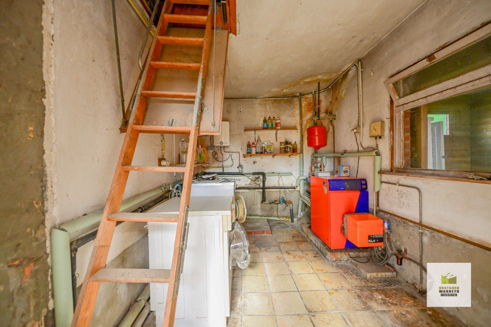 Gelijkvloerse te renoveren of herop te bouwen woning op 811m2 aan bosrand te Hertsberge foto 7