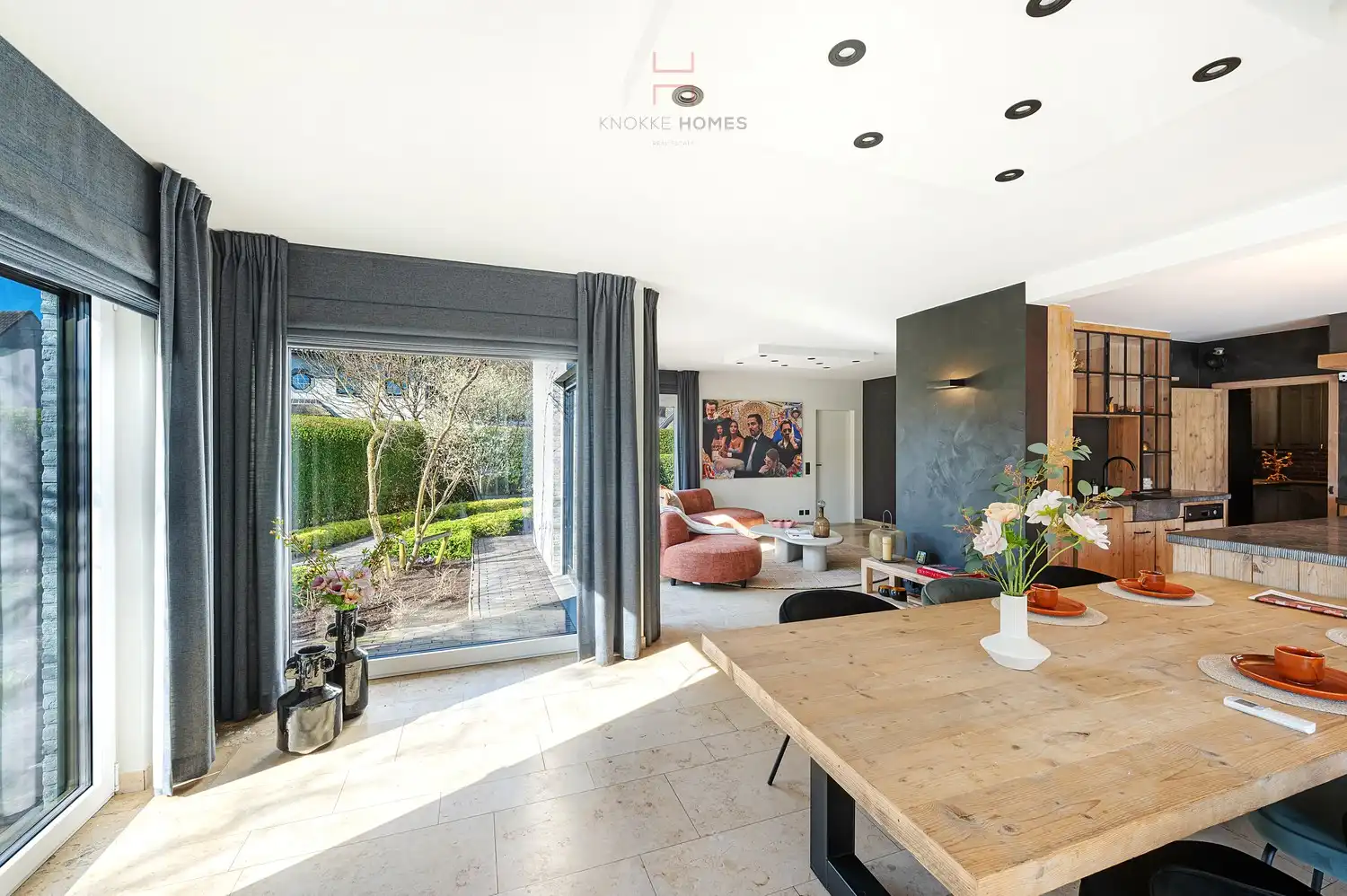 Luxueuze villa met zwembad in een residentiële wijk. foto 6