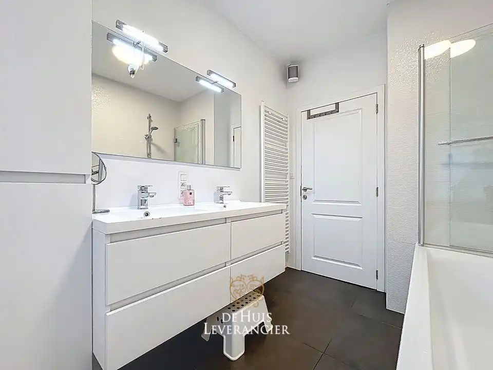 B&B Moment ELSDONK: Stijlvol gerenoveerde gezinswoning met 4 slpks en tuin, EPC Label B foto 22