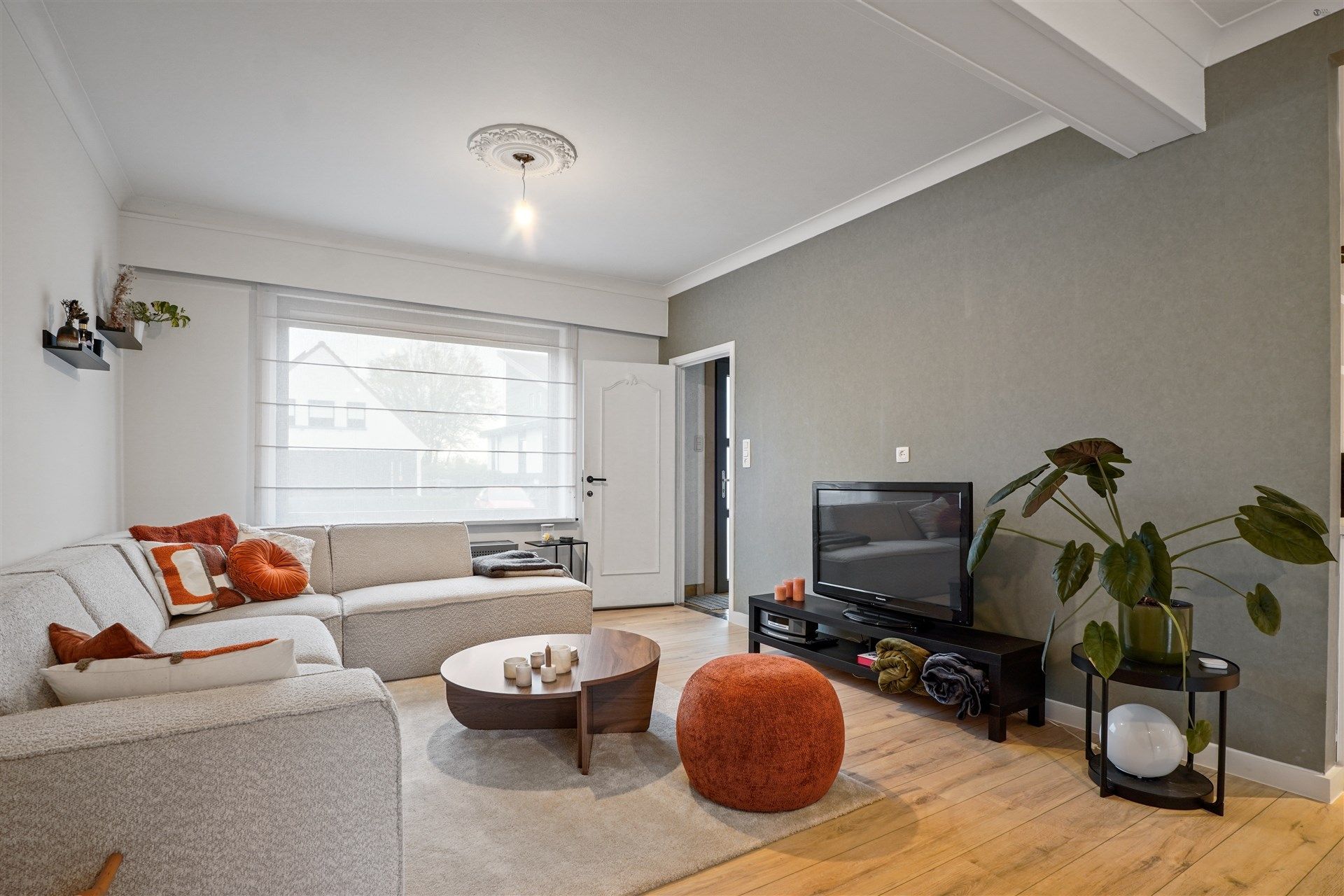 Rijwoning nabij centrum Stekene foto 6