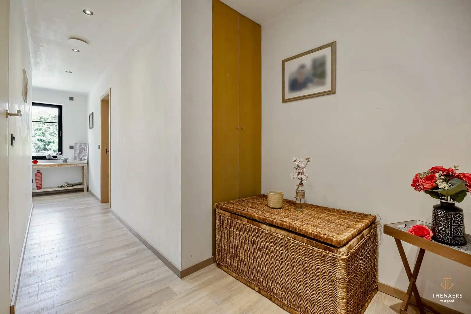 Exclusieve en bijzonder energiezuinige woning met 332 m² woonoppervlakte, vier autostaanplaatsen en verwarmd zwembad. foto 41