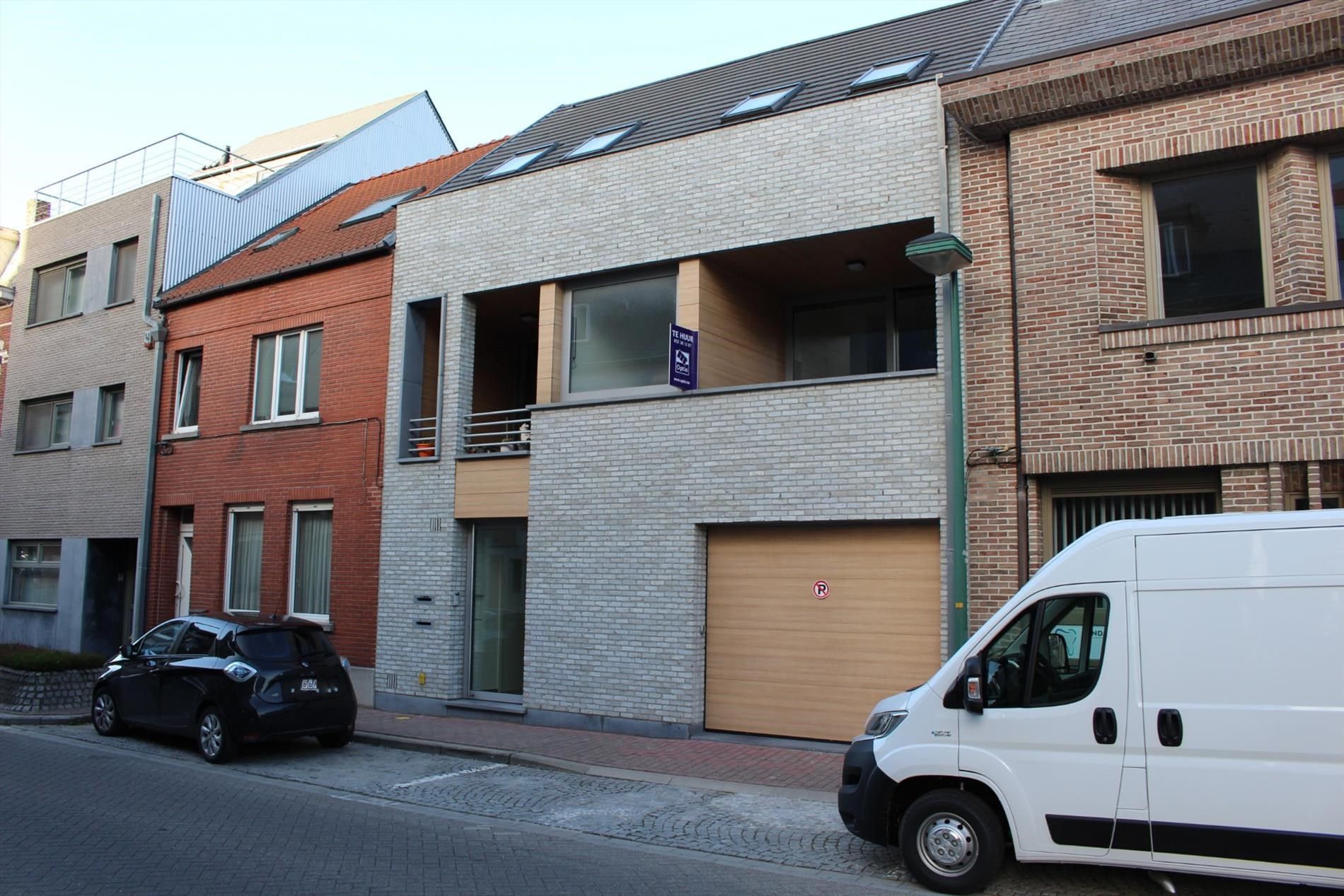 Duplex appartement met terras. foto {{pictureIndex}}