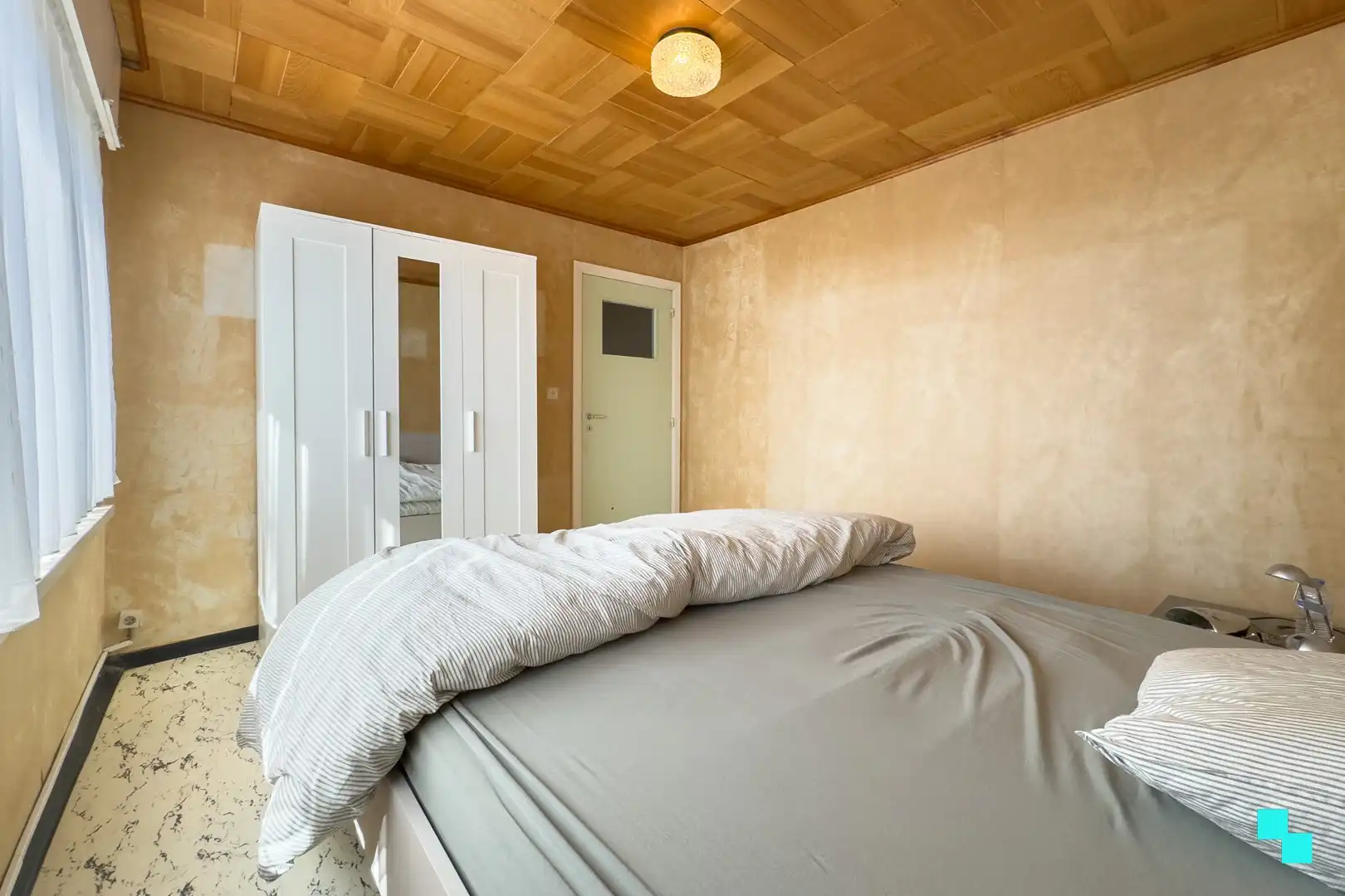 Halfopen woning in doodlopende straat te Sint-Eloois-Winkel foto 23