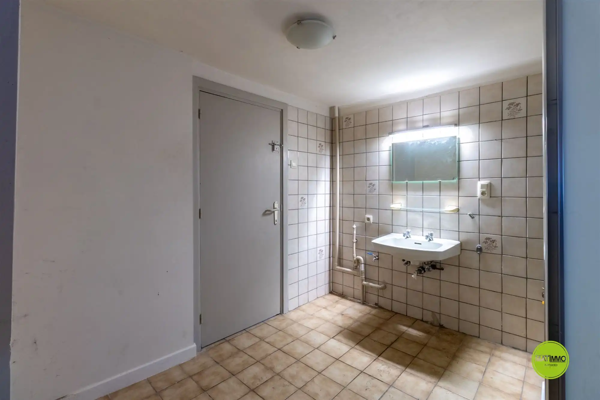 Ruim handelshuis met 4 slaapkamers én acherliggende grond foto 19