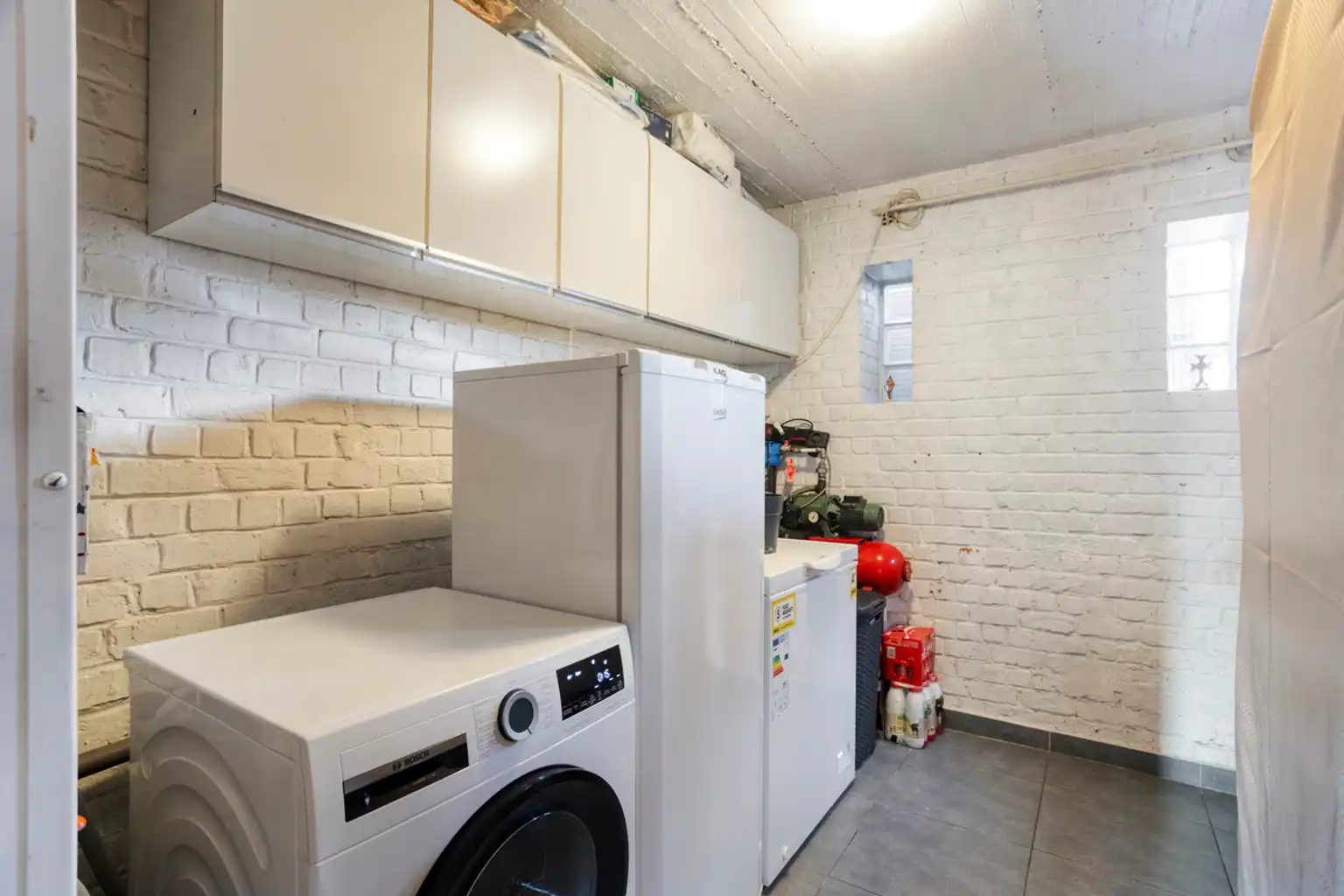 Gerenoveerde bel-étage woning met garage foto 7