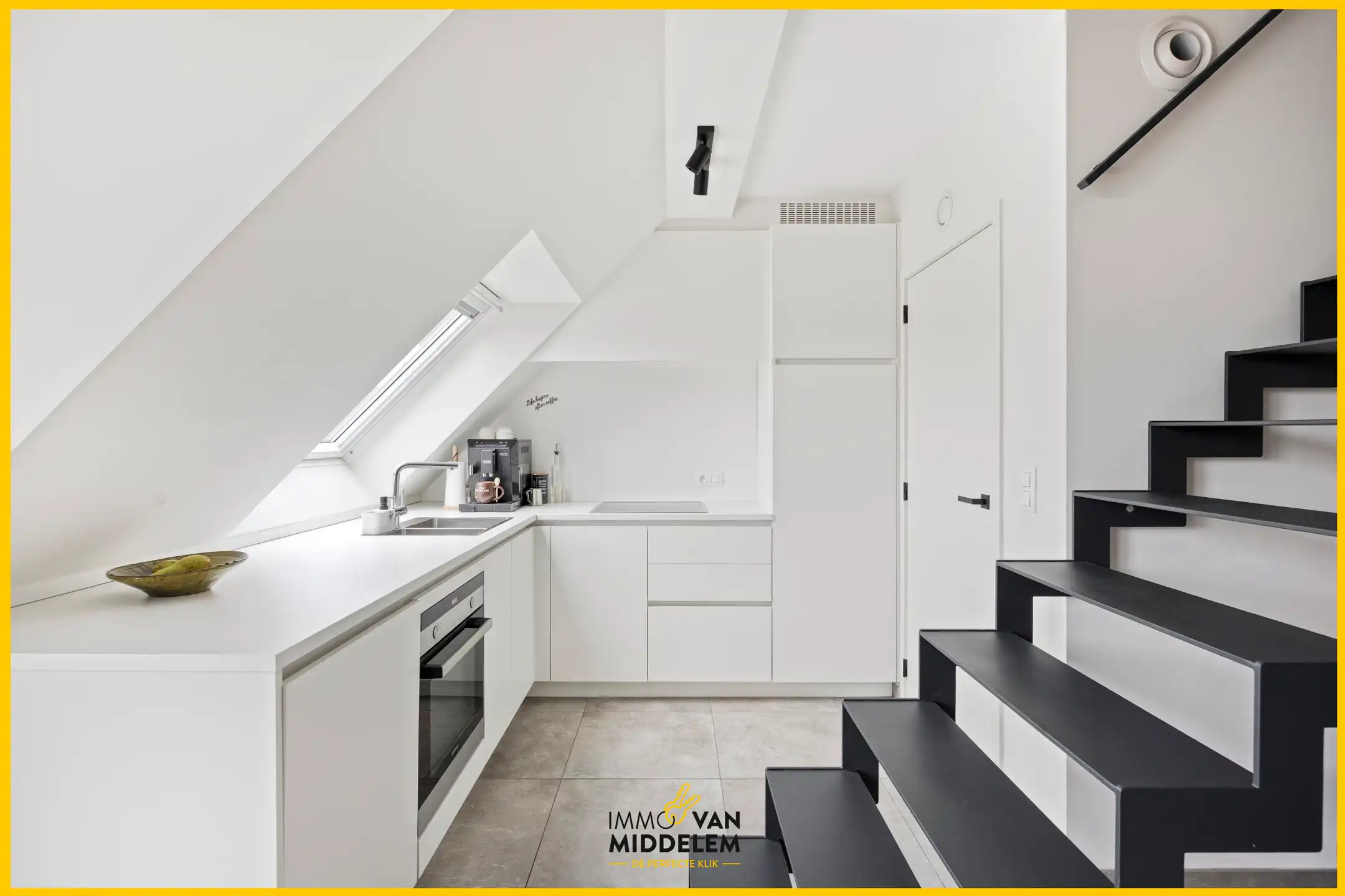 INSTAPKLAAR DUPLEX MET 2 KAMERS EN TERRAS foto 5