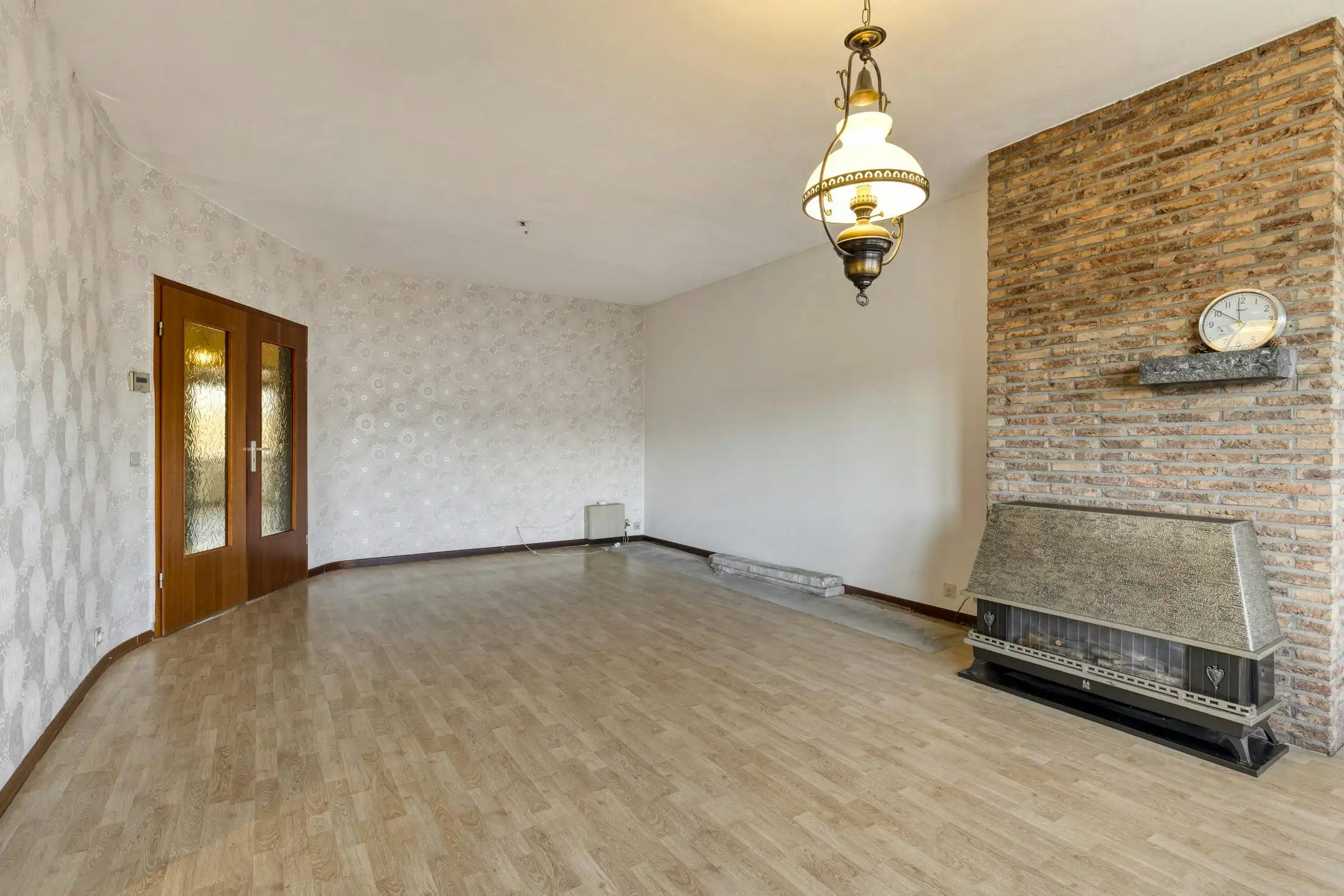 Te renoveren appartement met 2 slaapkamers te koop in Wilrijk  foto 3