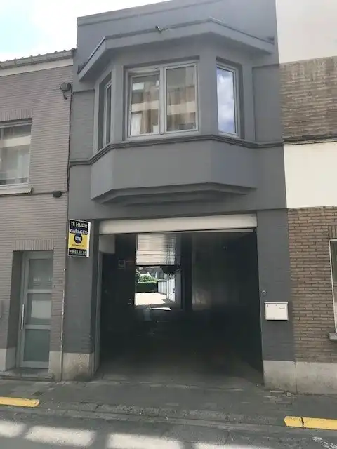 Rustig achterin gelegen garagebox te huur – Eeuwfeeststraat 5, Tienen foto 2