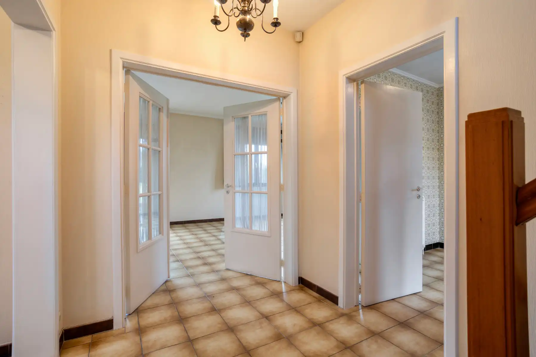 Prachtig gelegen woning met 3 slaapkamers, tuin en garage foto 4