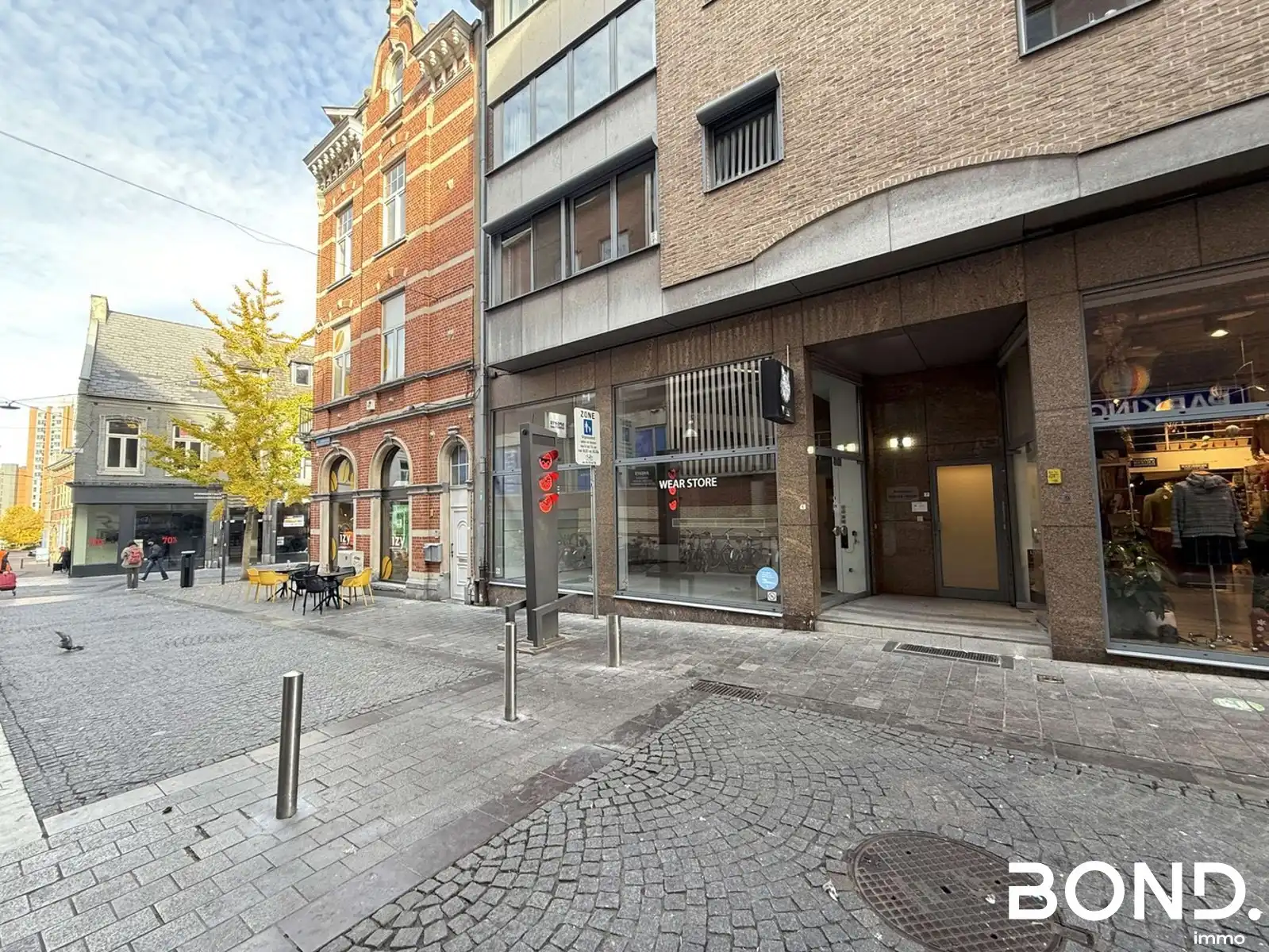 Handelsgelijkvloers tussen Bondgenotenlaan en Diestsestraat foto {{pictureIndex}}