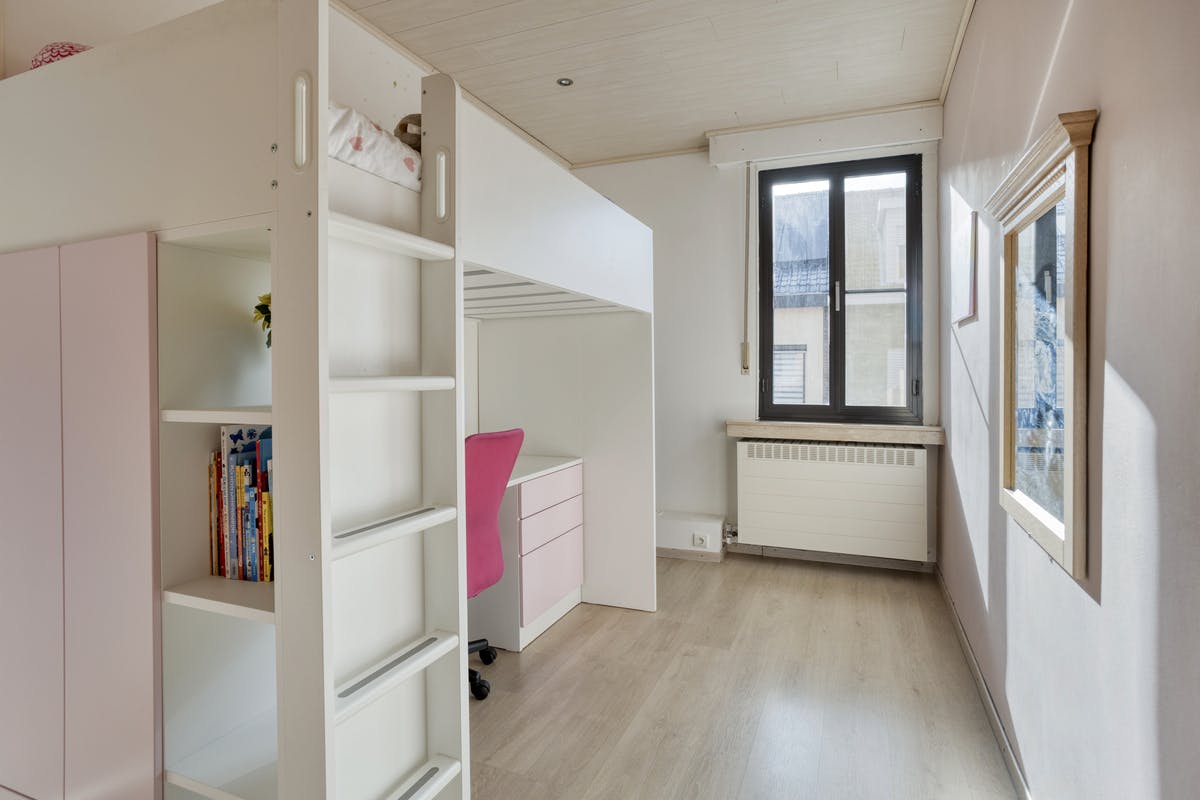 huis te koop in centrum Turnhout met wegenis achteraan  foto 18