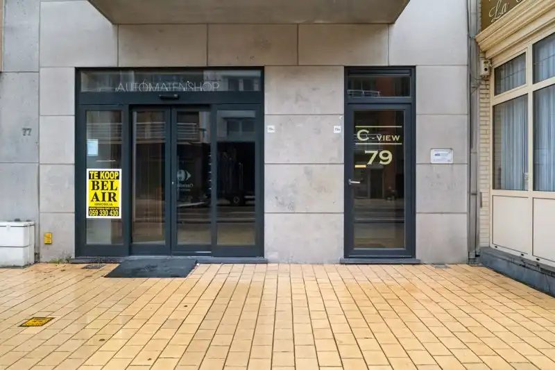 Ruime handelszaak nabij het casino van Middelkerke foto 2