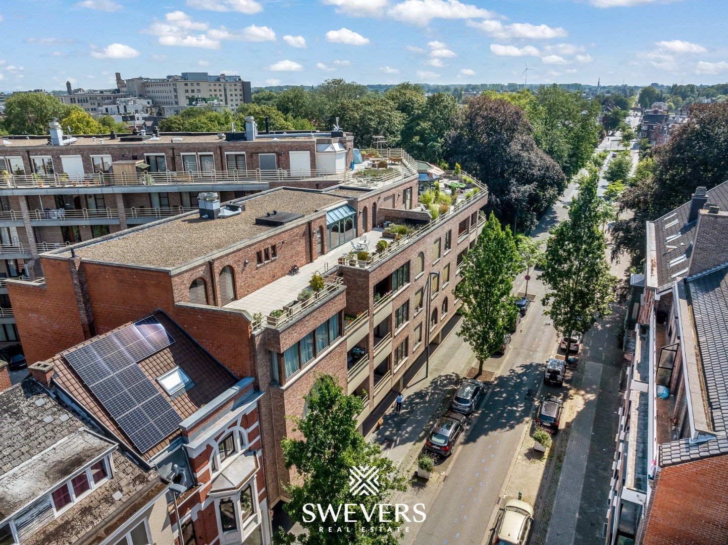 Zeer ruim luxueus penthouse in hartje Hasselt met 2 ruime terrassen foto 32