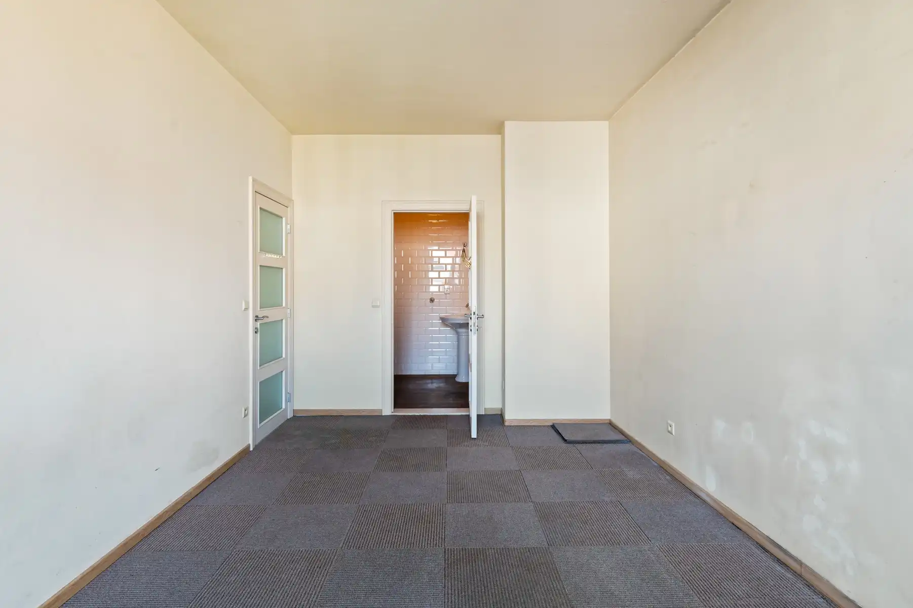 Lichtrijk appartement met terras op uitstekende locatie foto 10