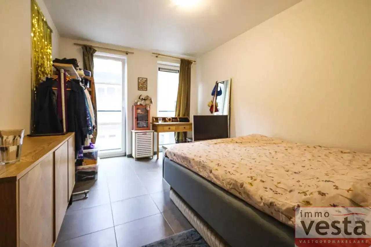 Goed onderhouden appartement in centrum Sint-Truiden foto 3