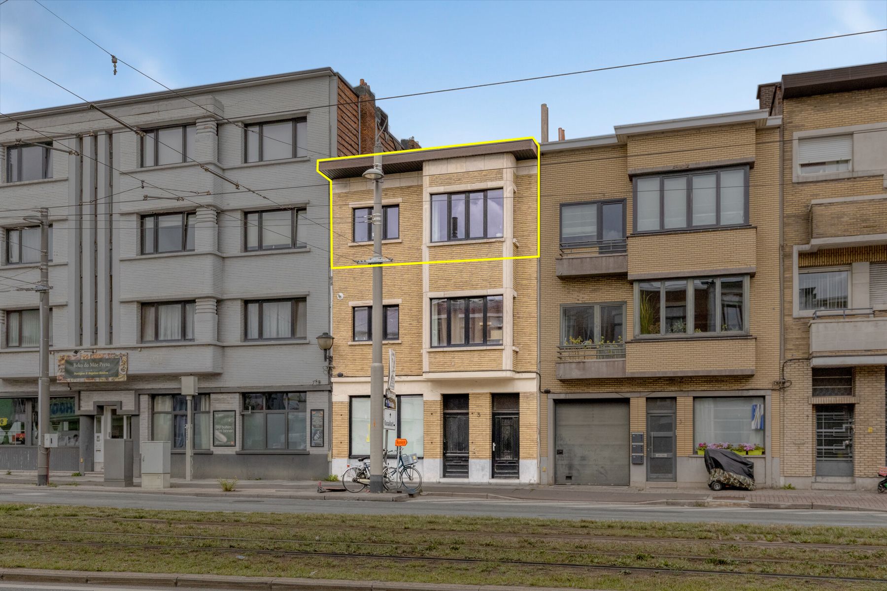 Charmant art-deco appartement (V2) met terras en 2 slpks. foto {{pictureIndex}}