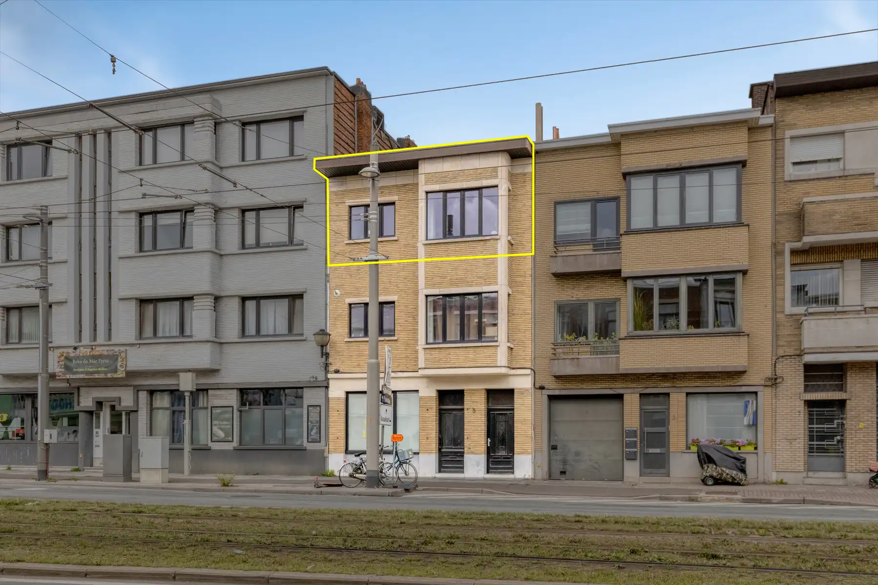 Charmant art-deco appartement (V2) met terras en 2 slpks. foto {{pictureIndex}}