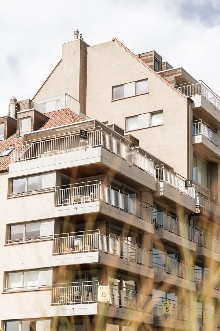 Sublieme zonnige penthouse met ruime terrassen en zijdelings zeezicht. foto 33