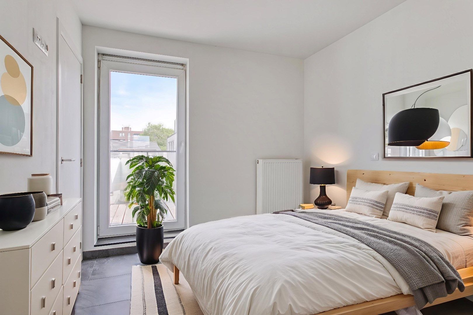 Recent instapklaar appartement met zonneterras en staanplaats in Roeselare foto 8