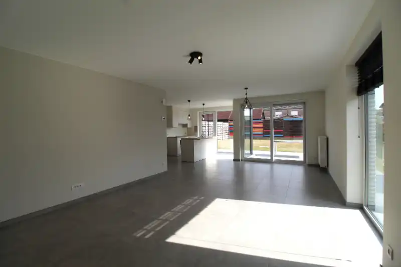 Prachtige recente woning te huur centrum Moorslede foto 2