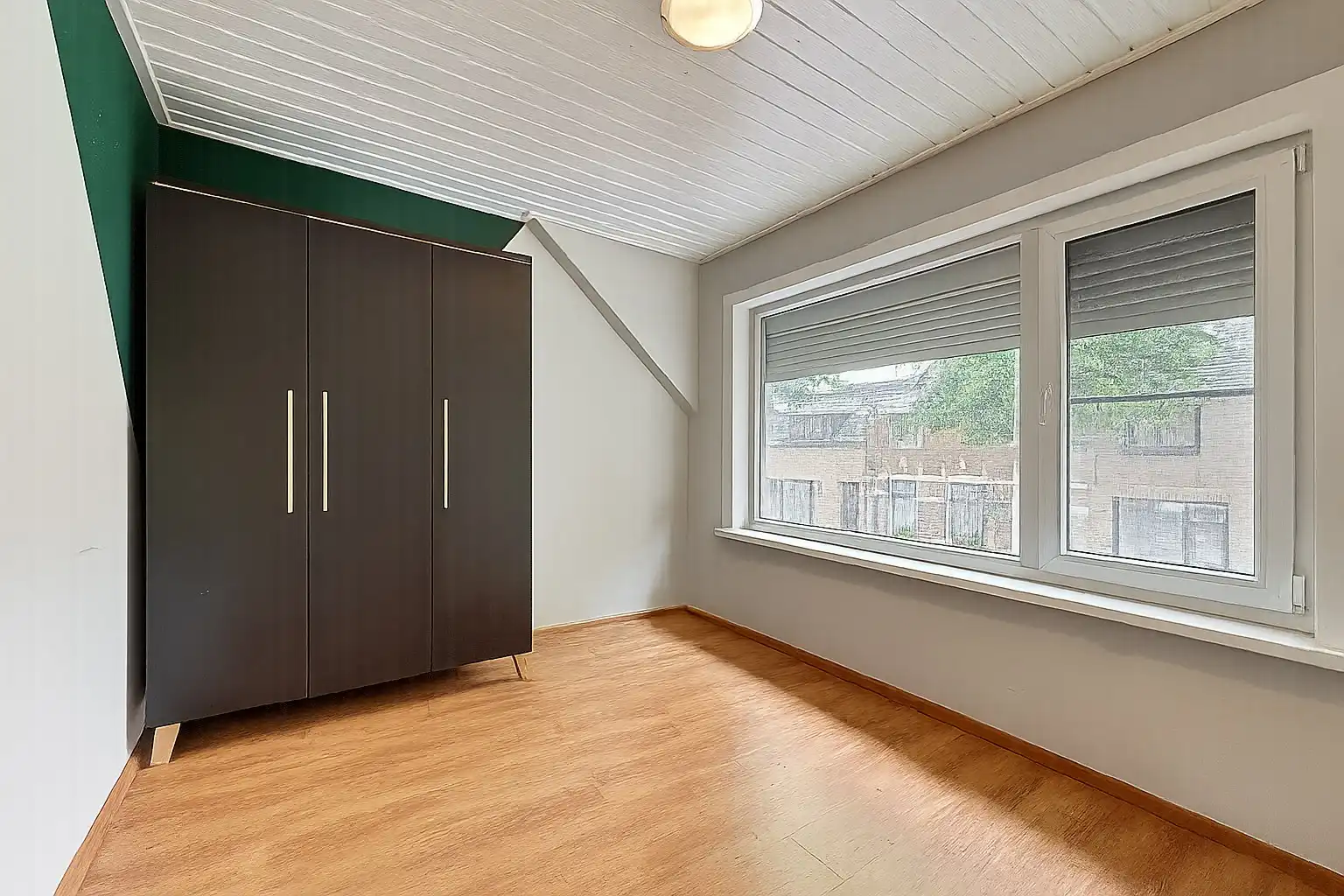 Gerenoveerde half vrijstaande woning met royale tuin en dubbele garage. foto 28