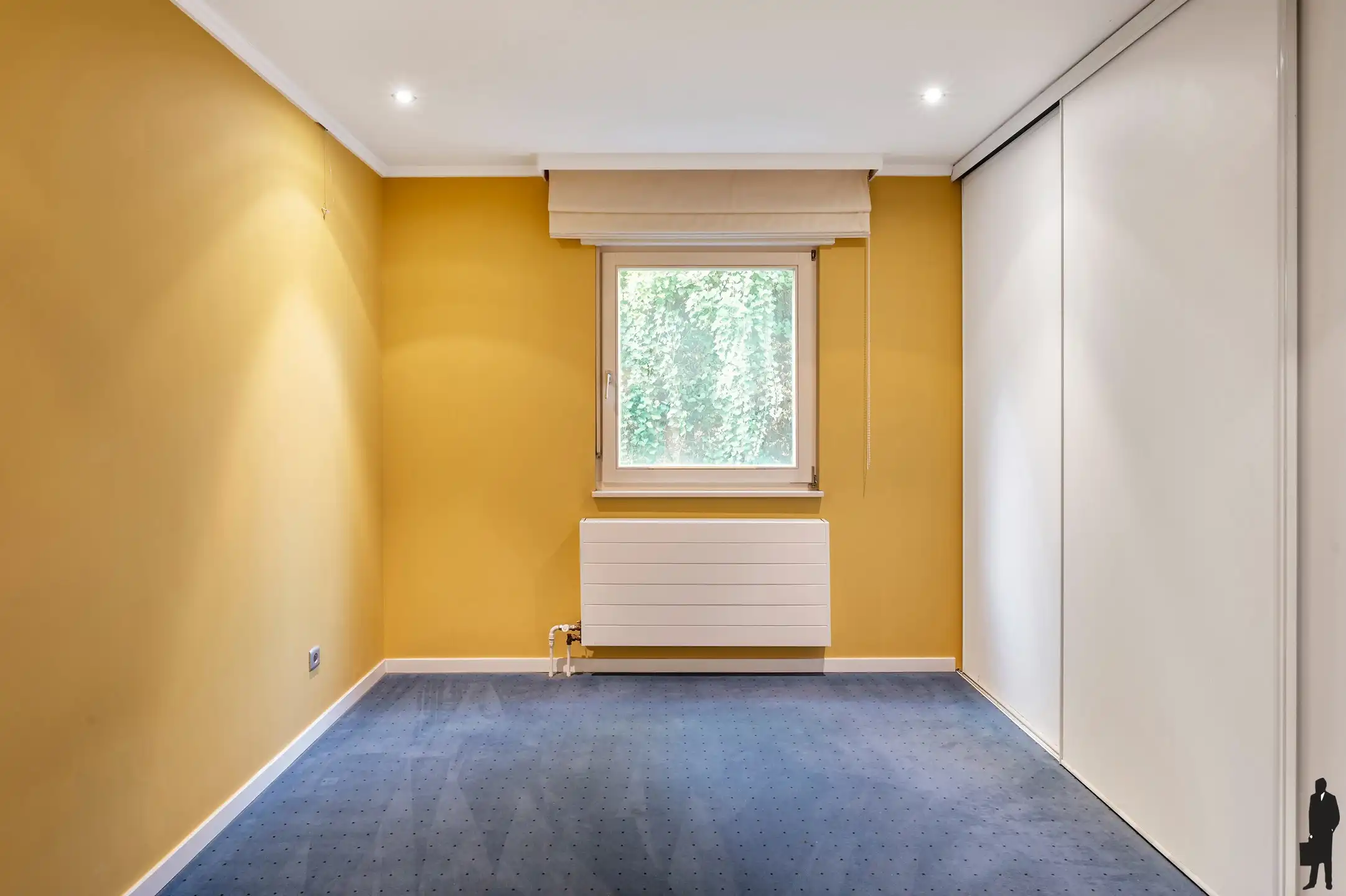 Een volledig te renoveren gelijkvloerse villa (heden kantoor) op ca. 2.438 m² foto 10