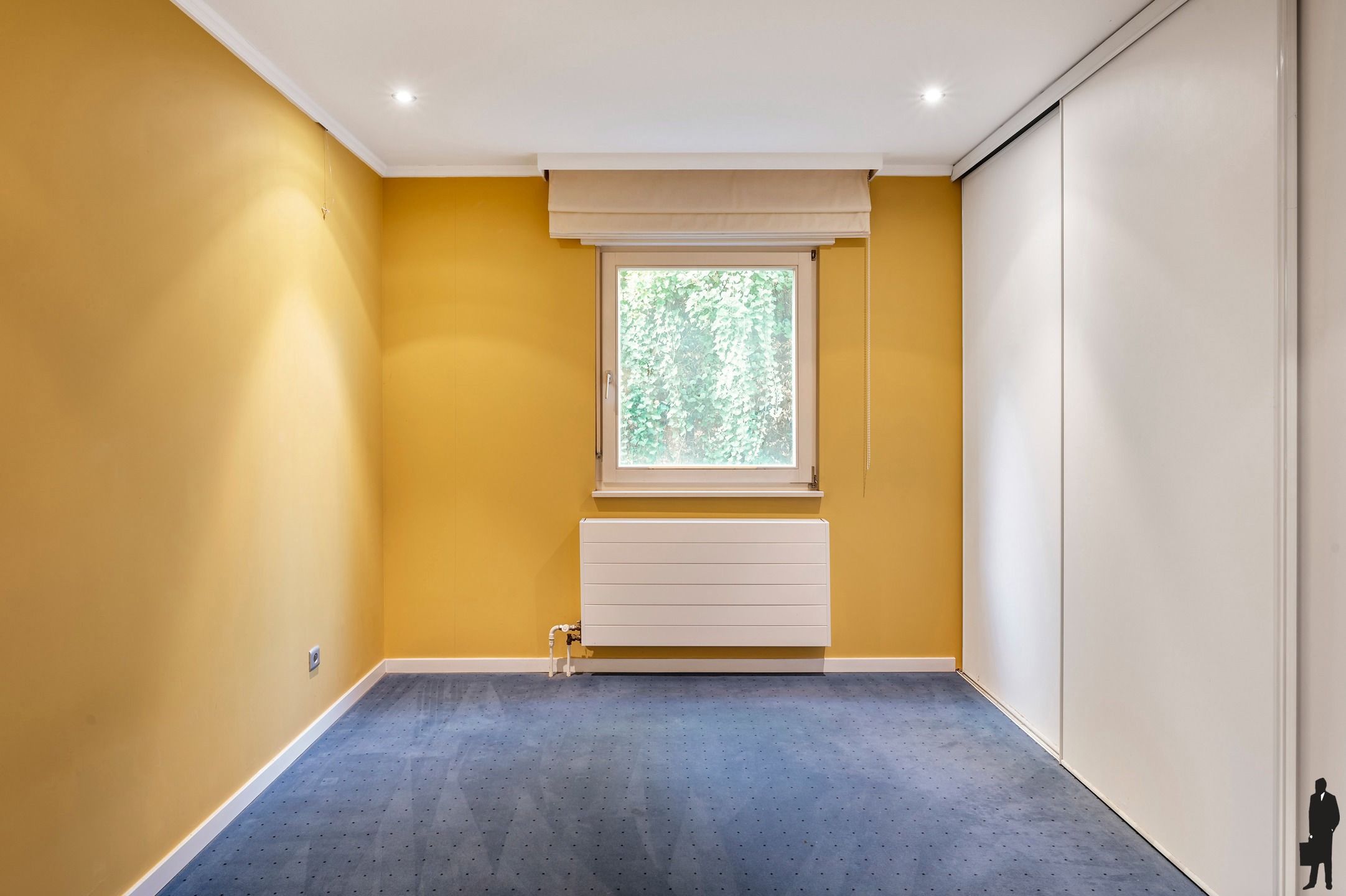 Een volledig te renoveren gelijkvloerse villa (heden kantoor) op ca. 2.438 m² foto 10