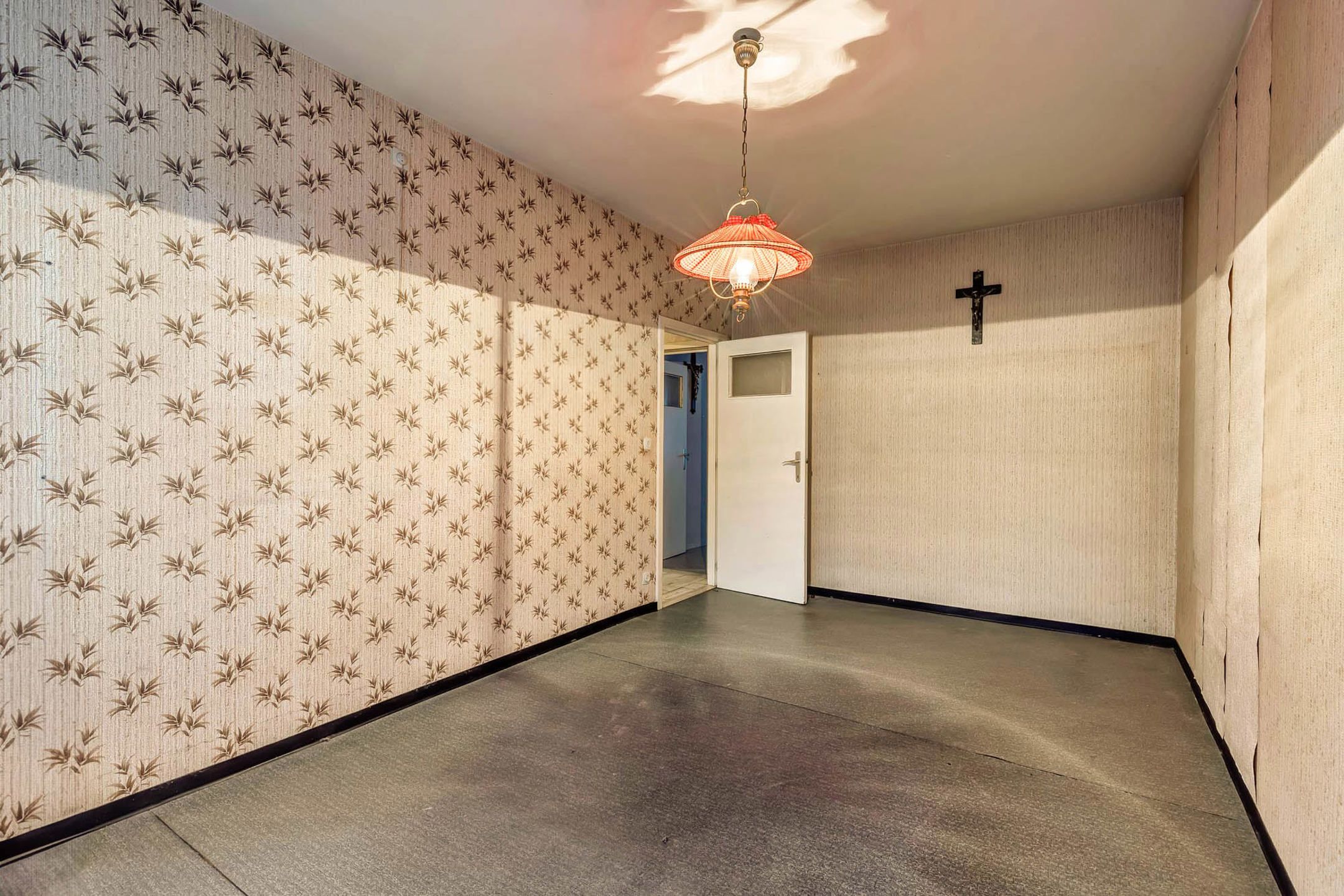 Ruime villa met loods en garage foto 12