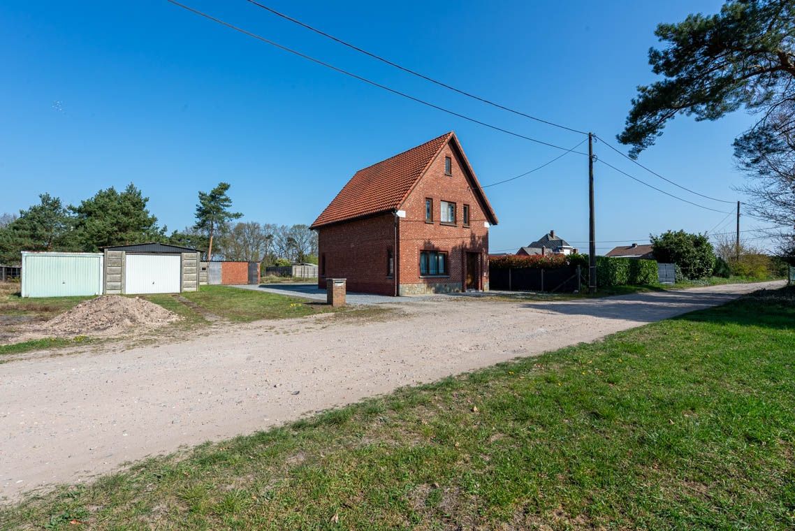 32are 86ca, 30 meter straatbreedte, zeer rustige locatie, velden en natuur foto 12