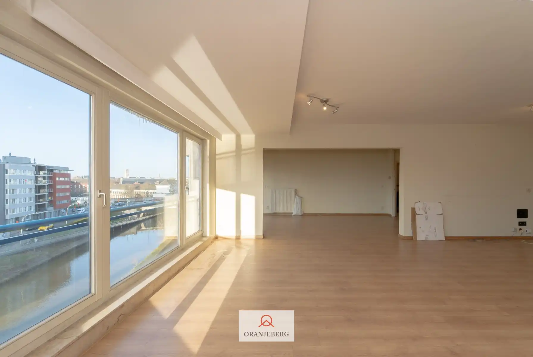 Ruim appartement met 4 slpk's, 2 badkamers en 2 terrassen foto 3